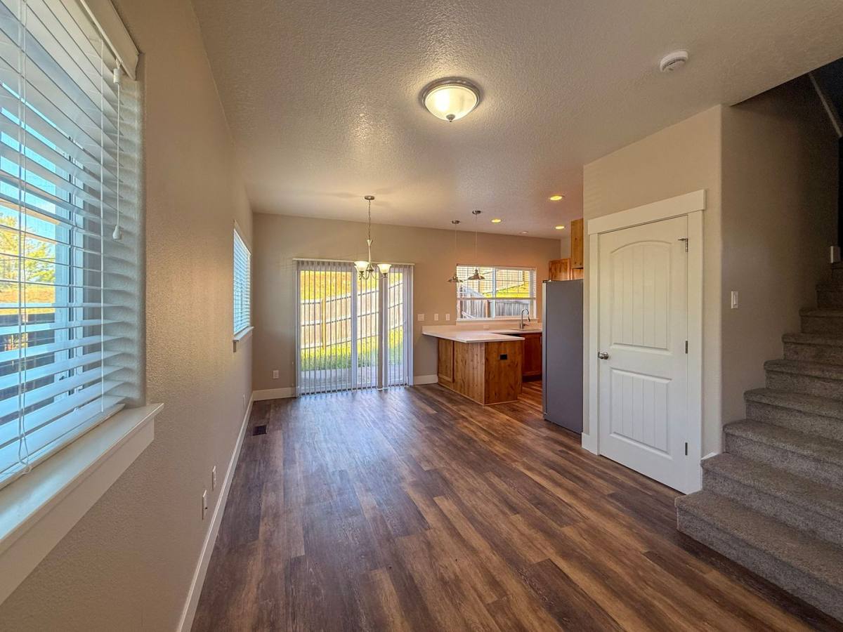 Apartment for rent at 1069-1071 Big Fir Place S, Salem, OR 97306