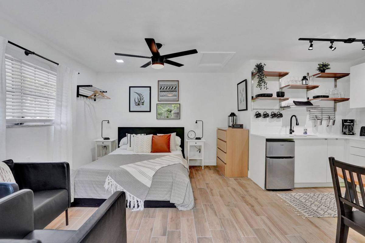 Apartment for rent at 3218 SE 11 St, Pompano Beach, FL 33062