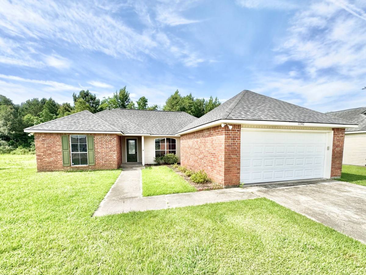 House for rent at 11342 Woodlore Ave, Denham Springs, LA 70726