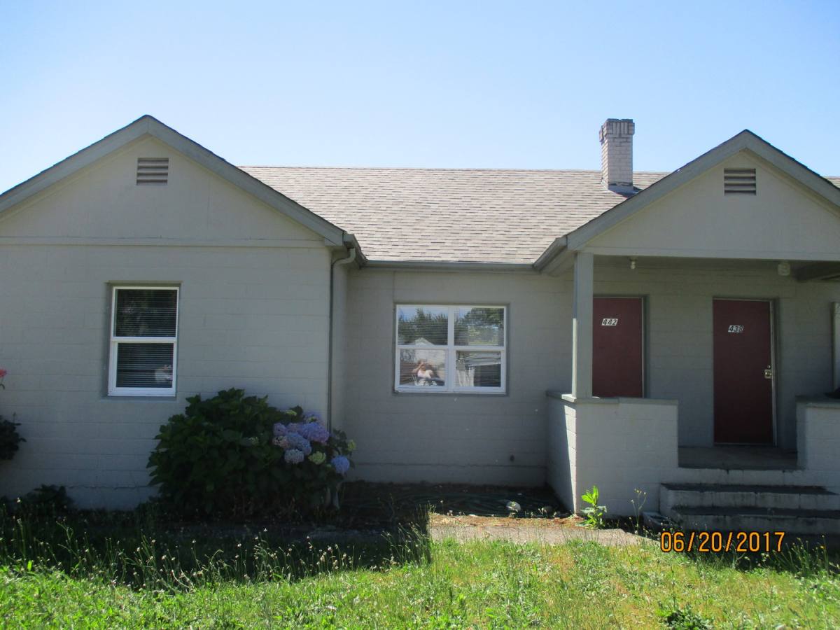 Apartment for rent at 442 W Fair St, Roseburg, OR 97471