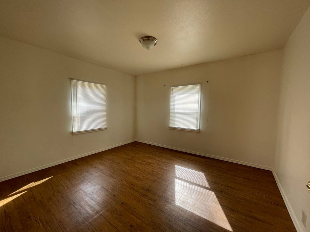 Apartment for rent at 442 W Fair St, Roseburg, OR 97471