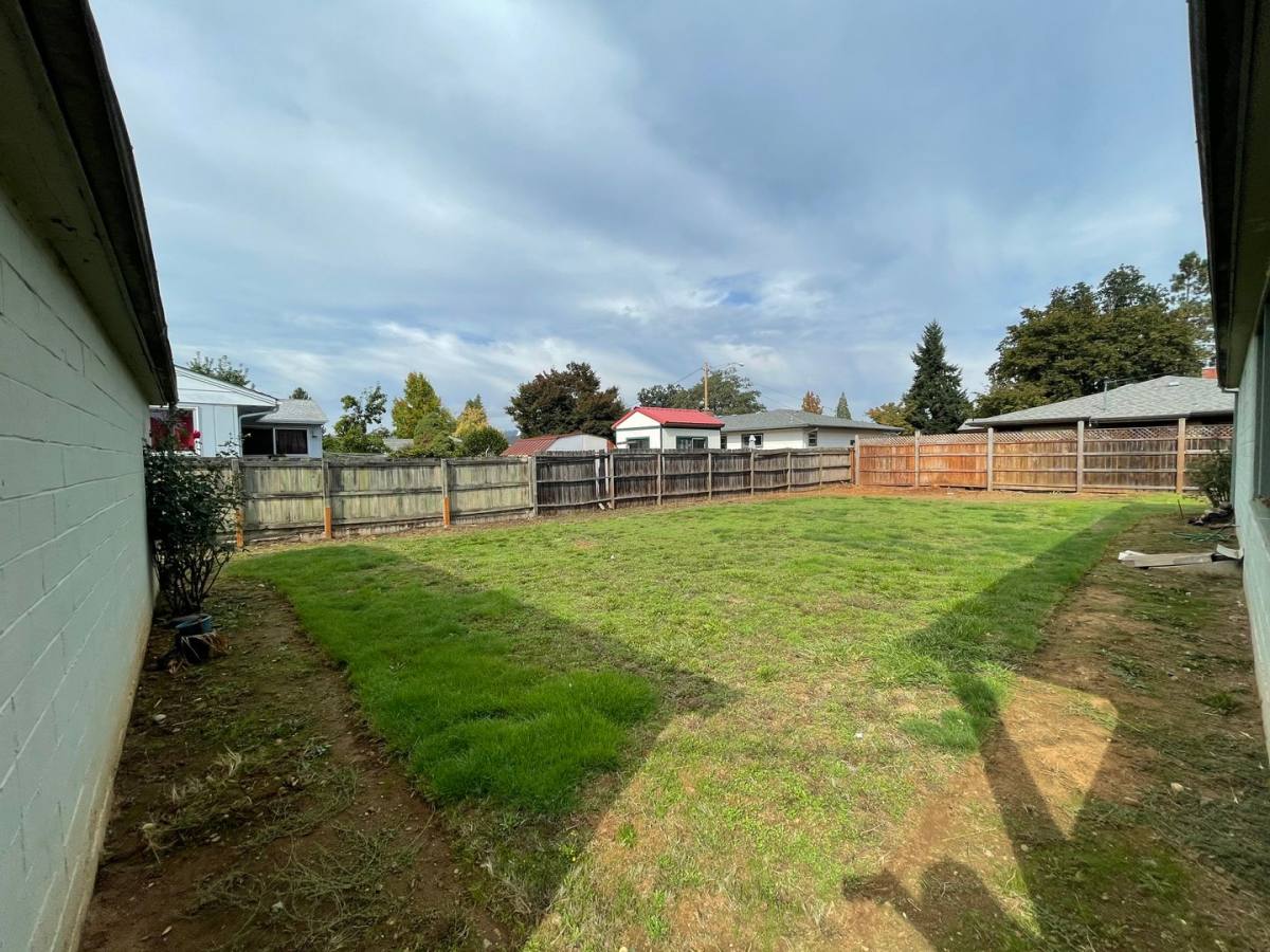 Apartment for rent at 442 W Fair St, Roseburg, OR 97471