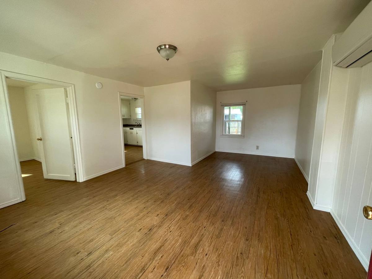 Apartment for rent at 442 W Fair St, Roseburg, OR 97471