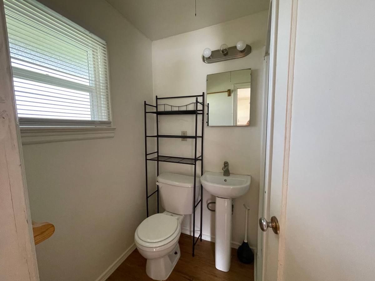 Apartment for rent at 442 W Fair St, Roseburg, OR 97471