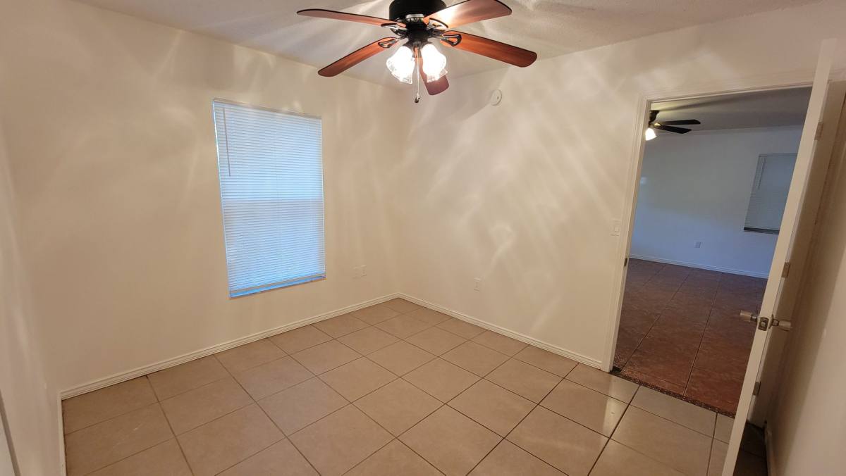 Apartment for rent at 703 56th Ave E, Bradenton, FL 34203