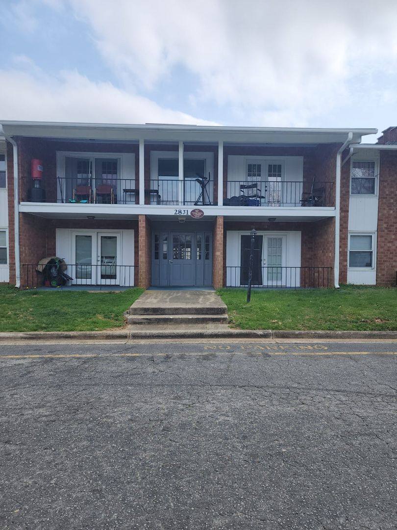 Townhouse for rent at 2831 N Ohenry Blvd #C, Greensboro, NC 27405