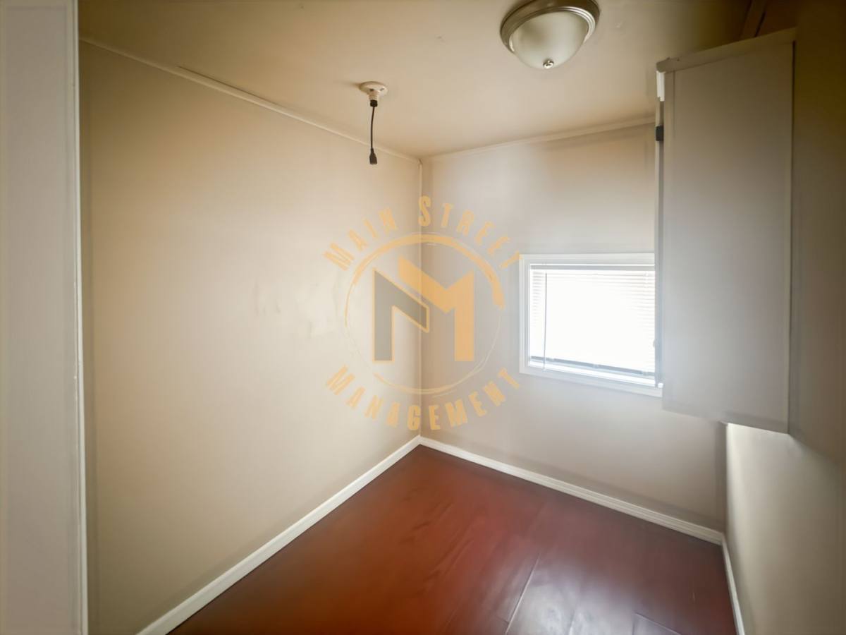 Apartment for rent at 517 N Ashland Ave, Green Bay, WI 54303
