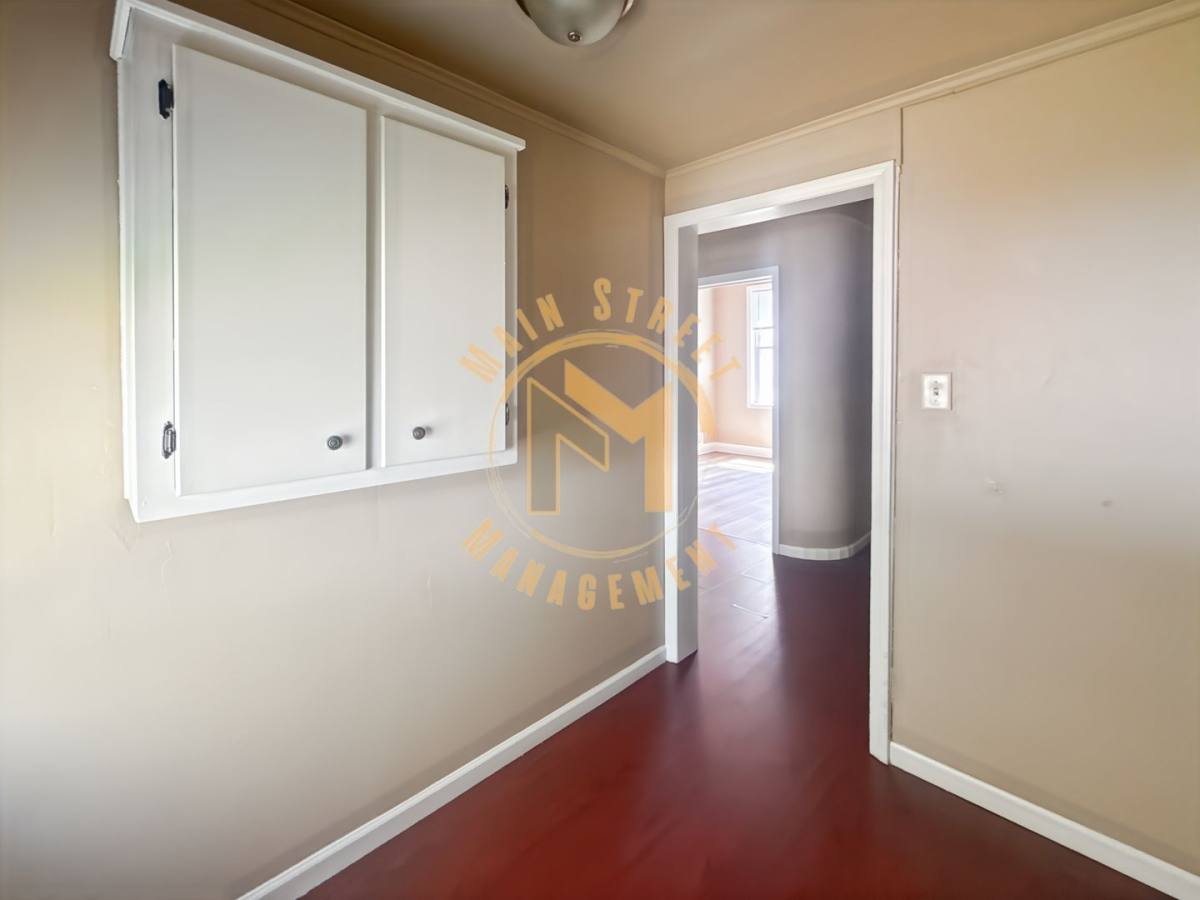 Apartment for rent at 517 N Ashland Ave, Green Bay, WI 54303