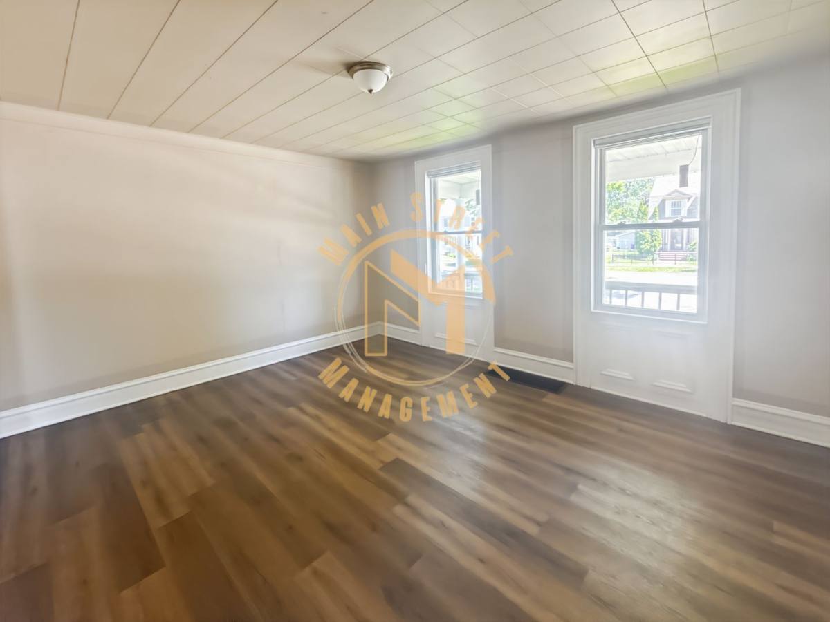 Apartment for rent at 517 N Ashland Ave, Green Bay, WI 54303