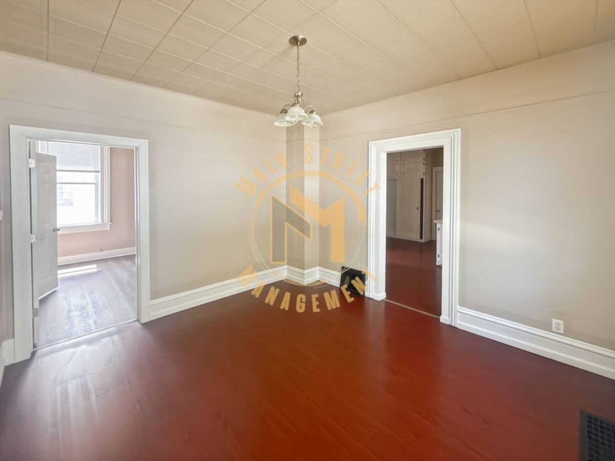 Apartment for rent at 517 N Ashland Ave, Green Bay, WI 54303
