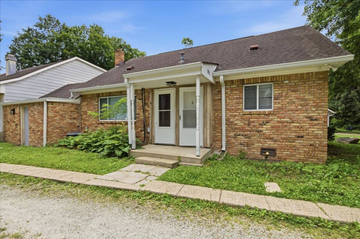 Apartment for rent at 809 - 811 Riverside Rd, Greenwood, IN 46142