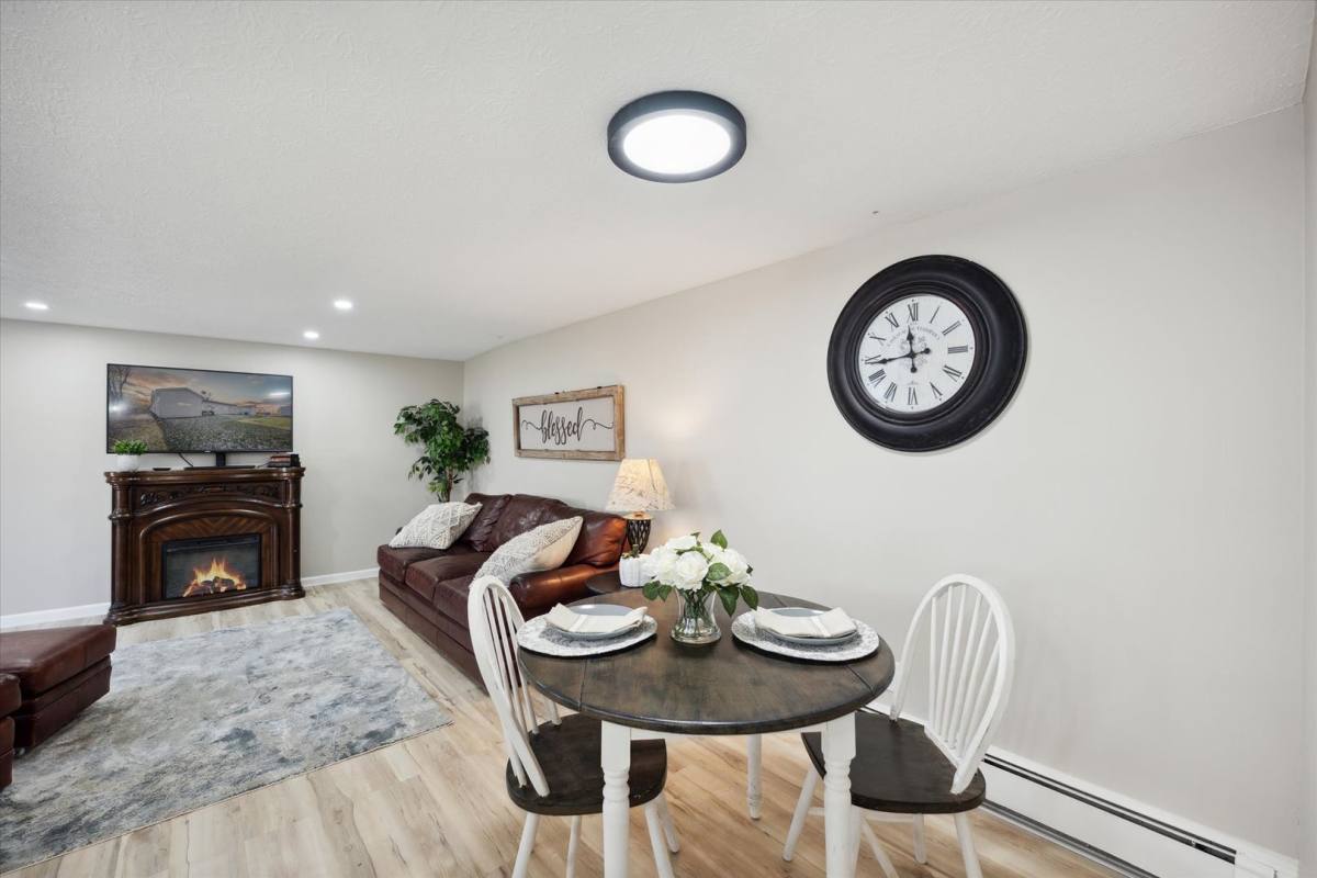 Apartment for rent at 26 N Aurora Rd, Aurora, OH 44202