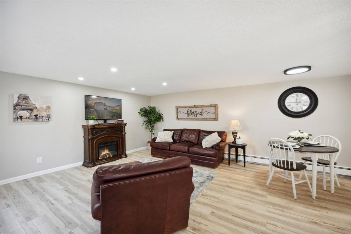 Apartment for rent at 26 N Aurora Rd, Aurora, OH 44202