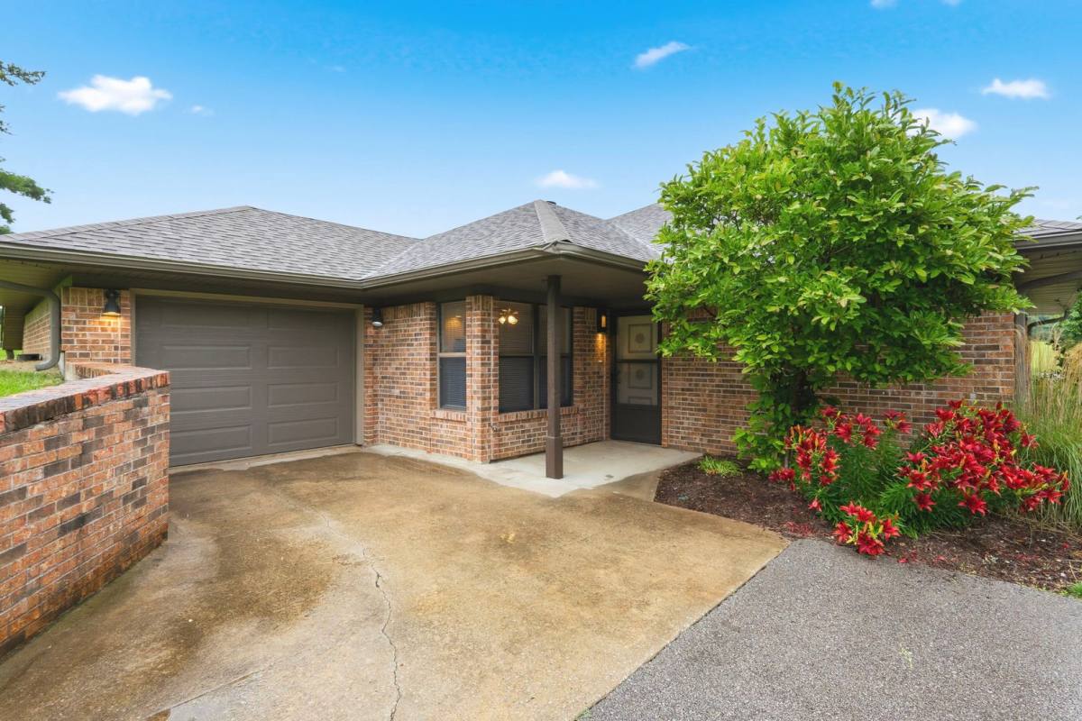 Apartment for rent at 1720-1722-1724-1726 N Chapman Lane, Columbia, MO 65202