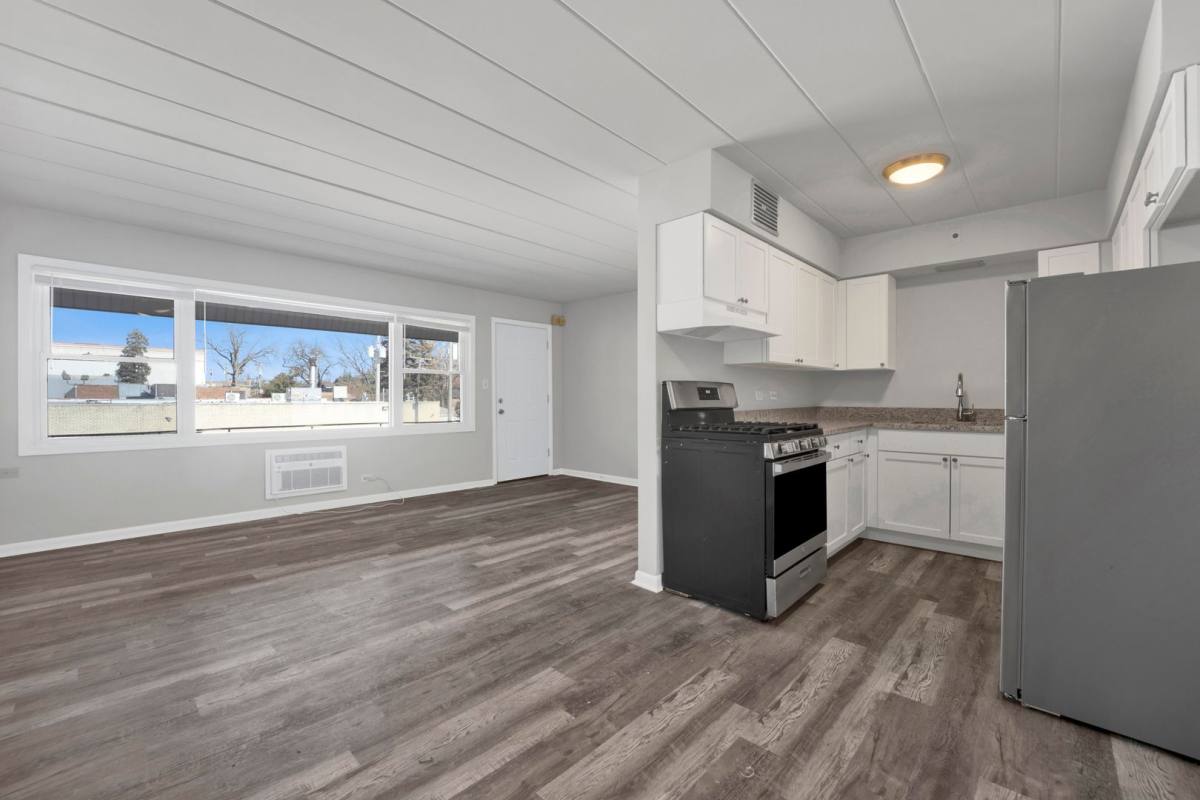 Apartment for rent at 2901 S Harlem Ave, Berwyn, IL 60402