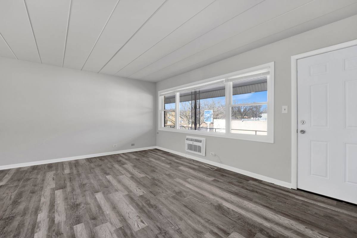 Apartment for rent at 2901 S Harlem Ave, Berwyn, IL 60402