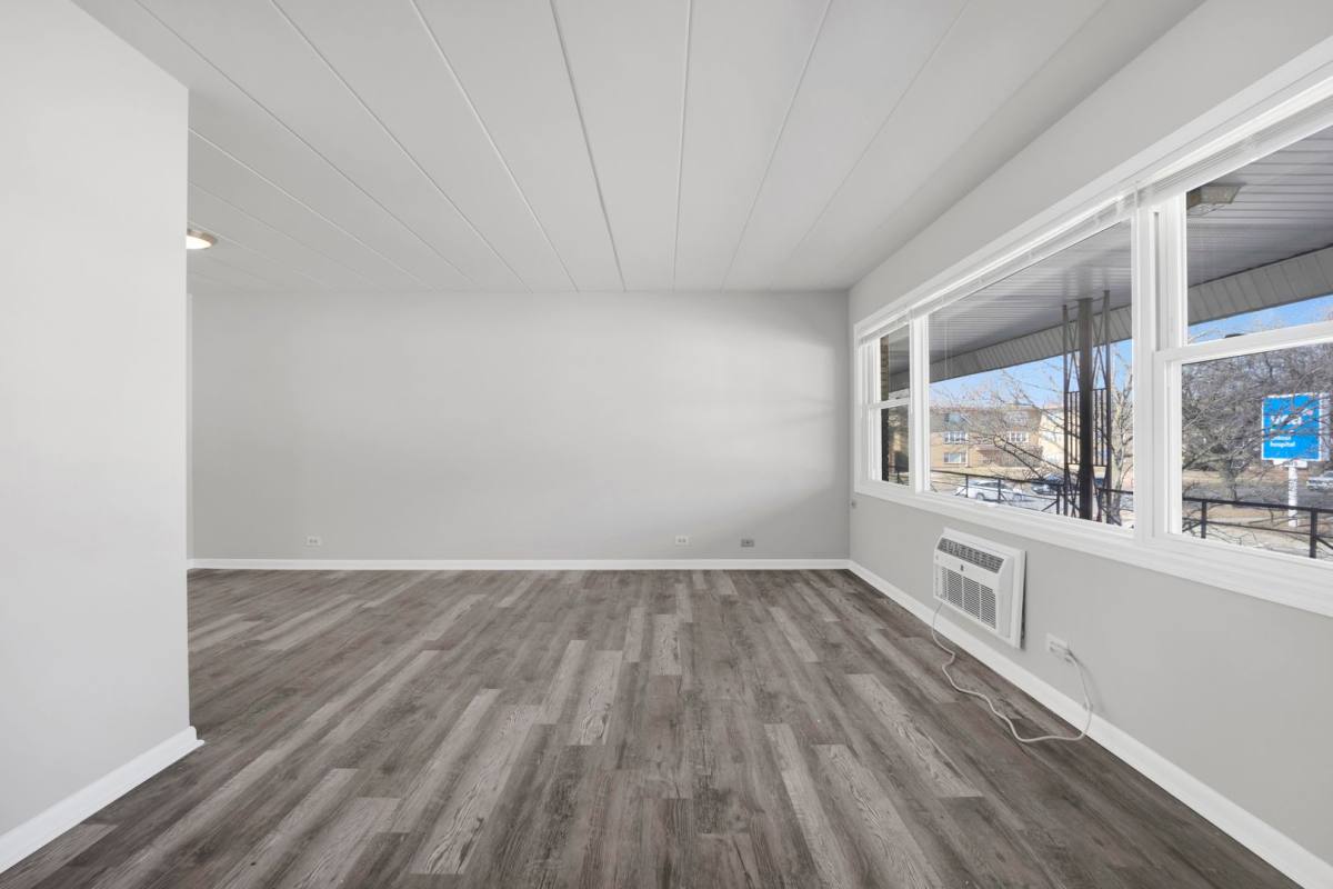 Apartment for rent at 2901 S Harlem Ave, Berwyn, IL 60402