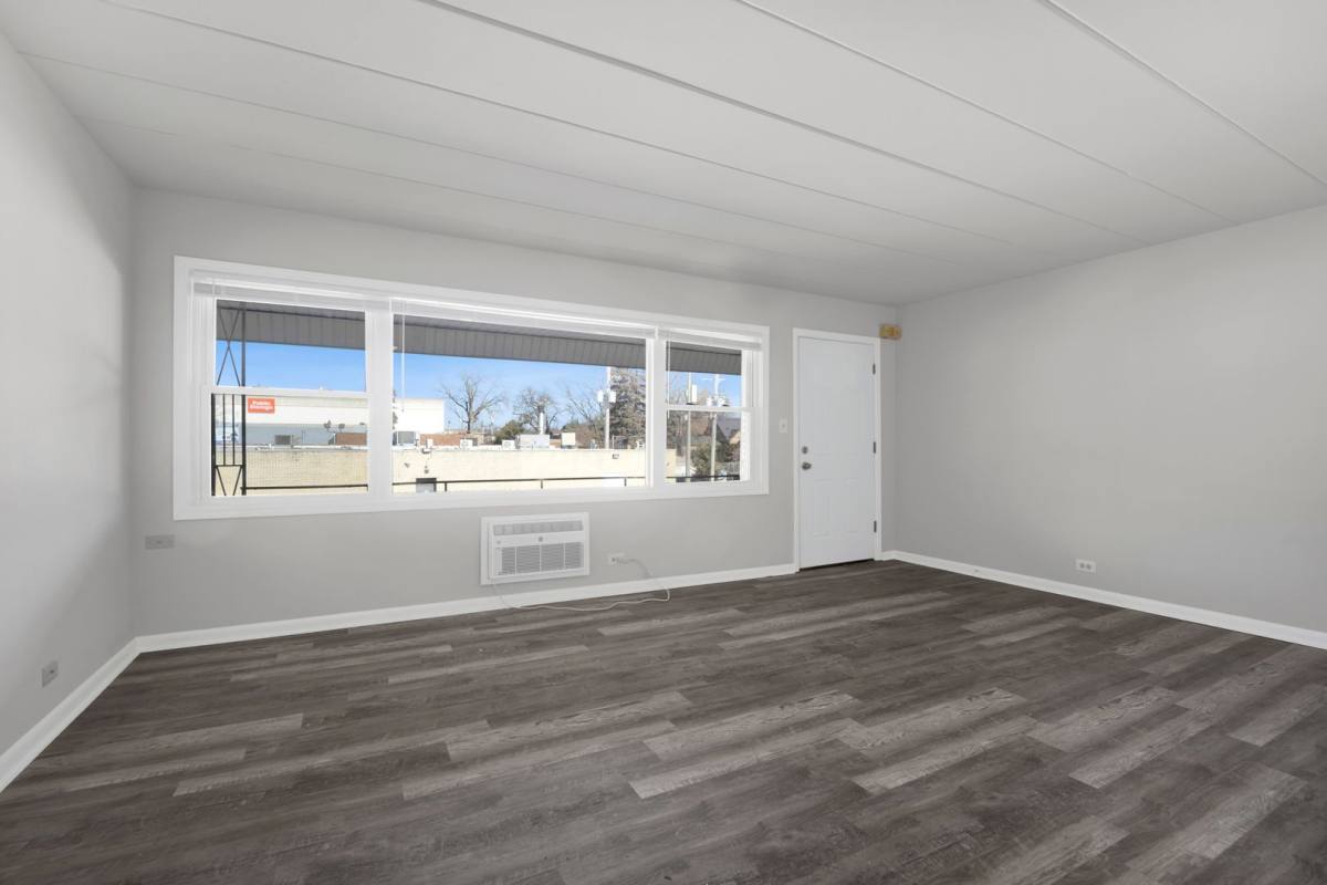 Apartment for rent at 2901 S Harlem Ave, Berwyn, IL 60402