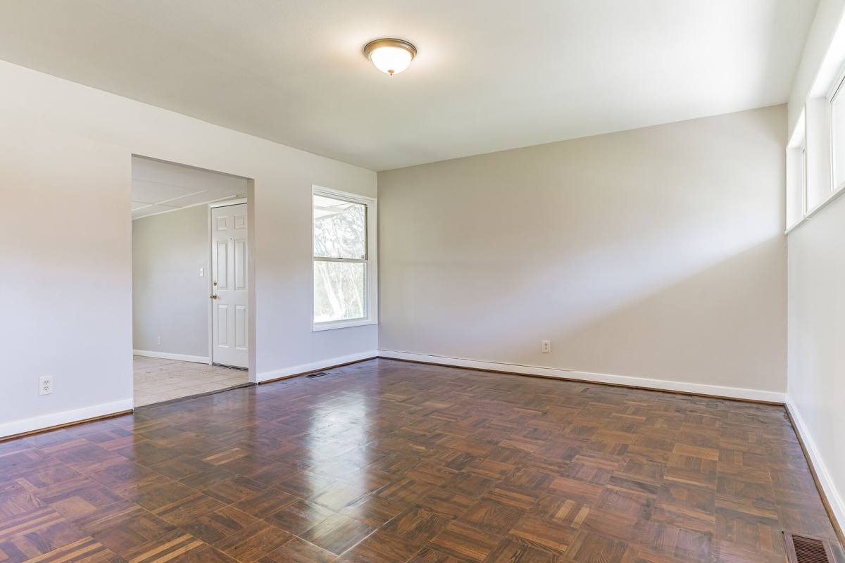 House for rent at 132 Woodside Dr, Birmingham, AL 35210