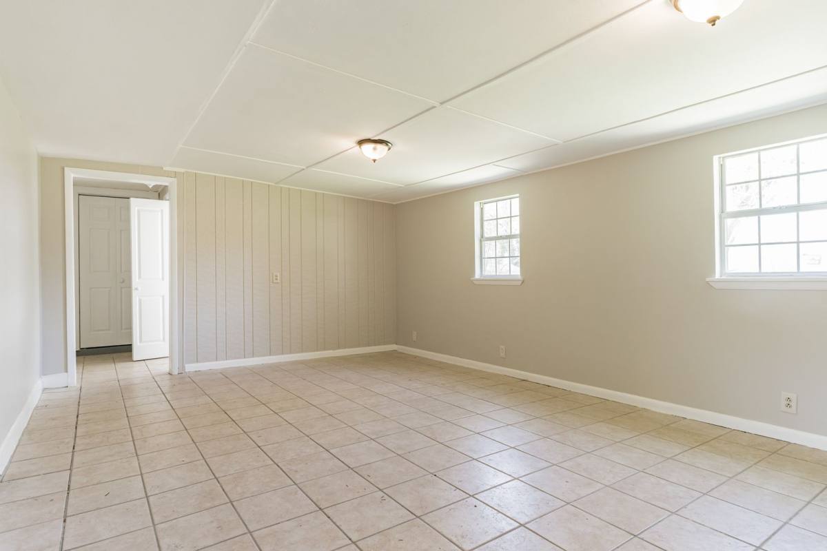 House for rent at 132 Woodside Dr, Birmingham, AL 35210