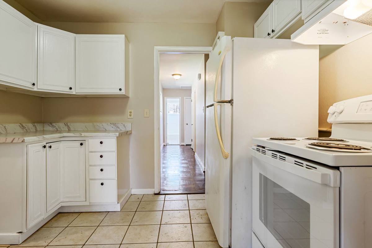 House for rent at 132 Woodside Dr, Birmingham, AL 35210