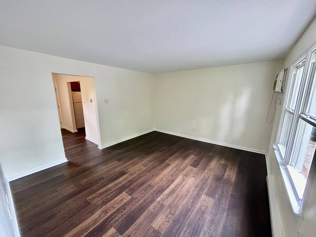 Apartment for rent at 190 Macey Ave, Versailles, KY 40383