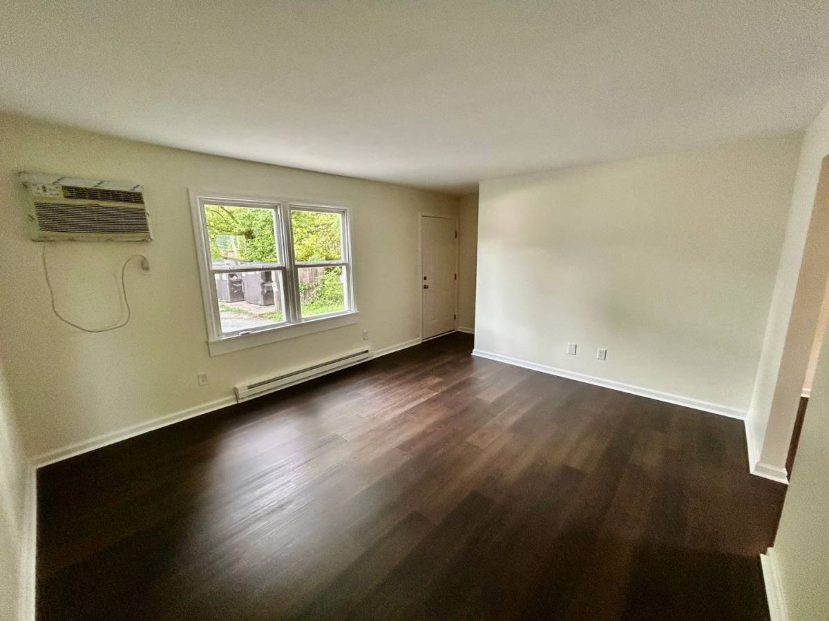 Apartment for rent at 190 Macey Ave, Versailles, KY 40383