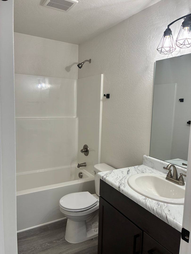 Apartment for rent at 1989 Sky Park Dr, Medford, OR 97504