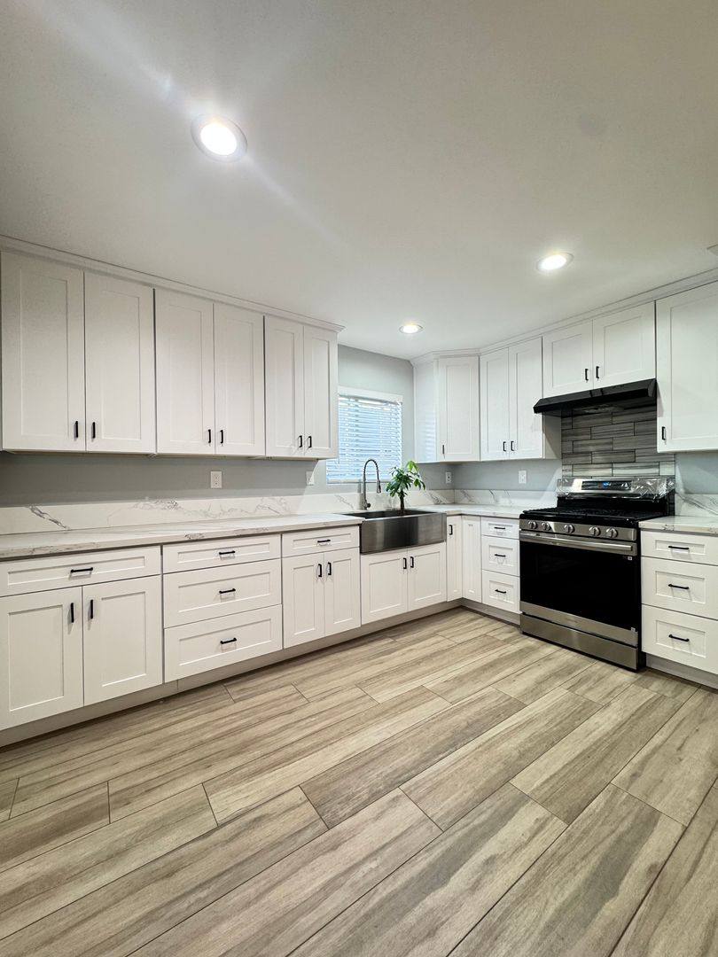 Apartment for rent at 1650 W 83rd St, Los Angeles, CA 90047