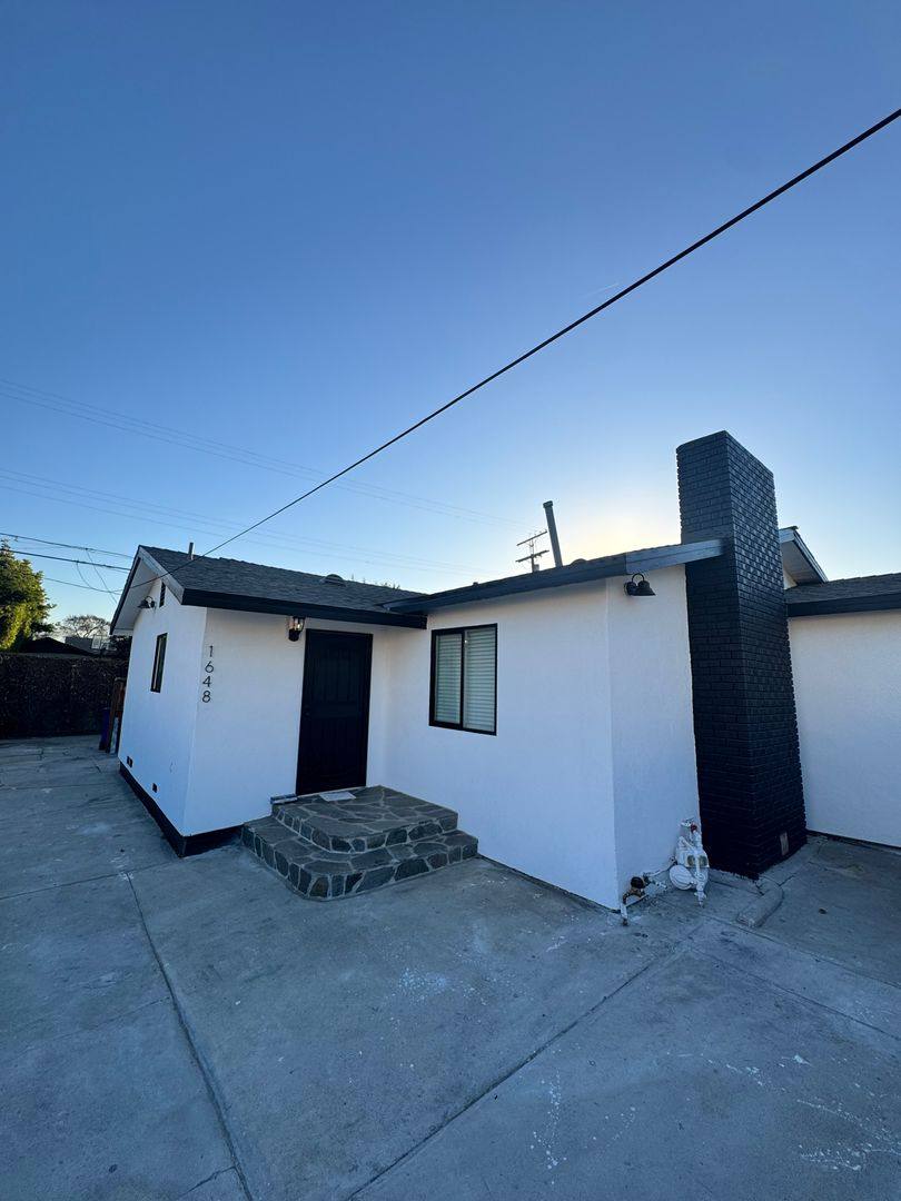 Apartment for rent at 1650 W 83rd St, Los Angeles, CA 90047