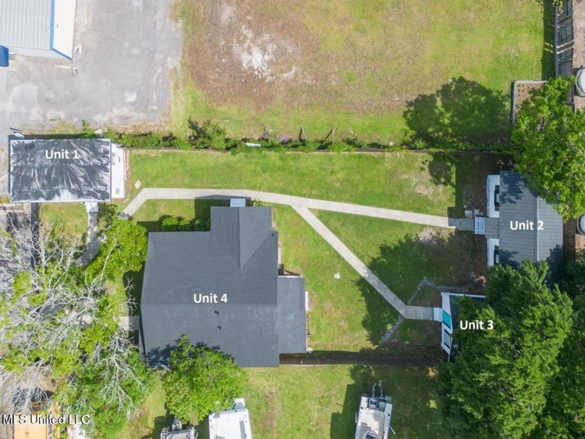 Apartment for rent at 1812 Market St, Pascagoula, MS 39567
