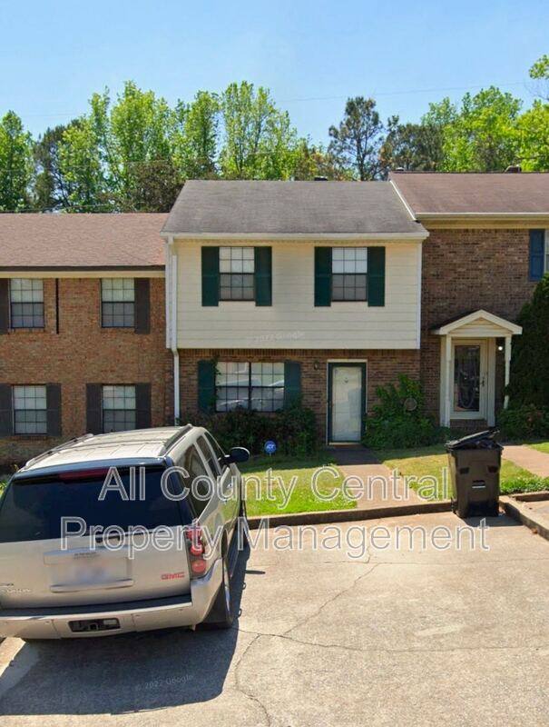 Townhouse for rent at 2350 Grayson Valley Circle, Birmingham, AL 35235