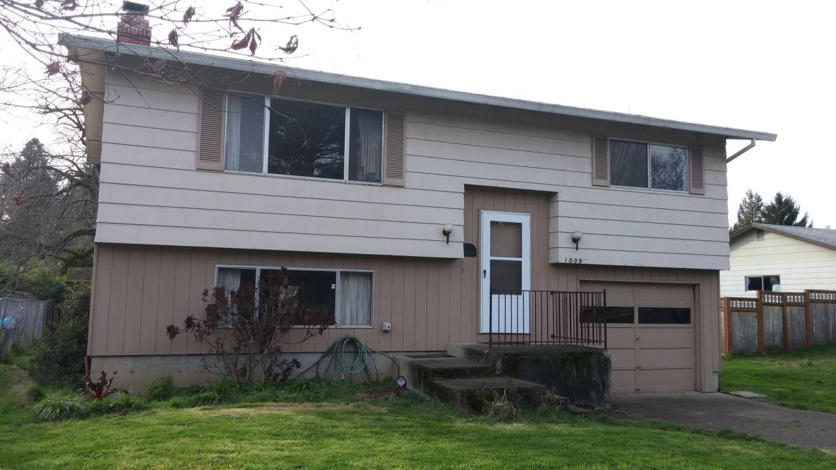 House for rent at 1009 N Hulet Ave, Newberg, OR 97132