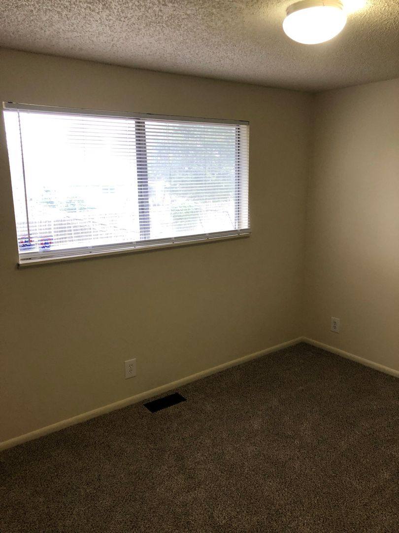 House for rent at 1009 N Hulet Ave, Newberg, OR 97132