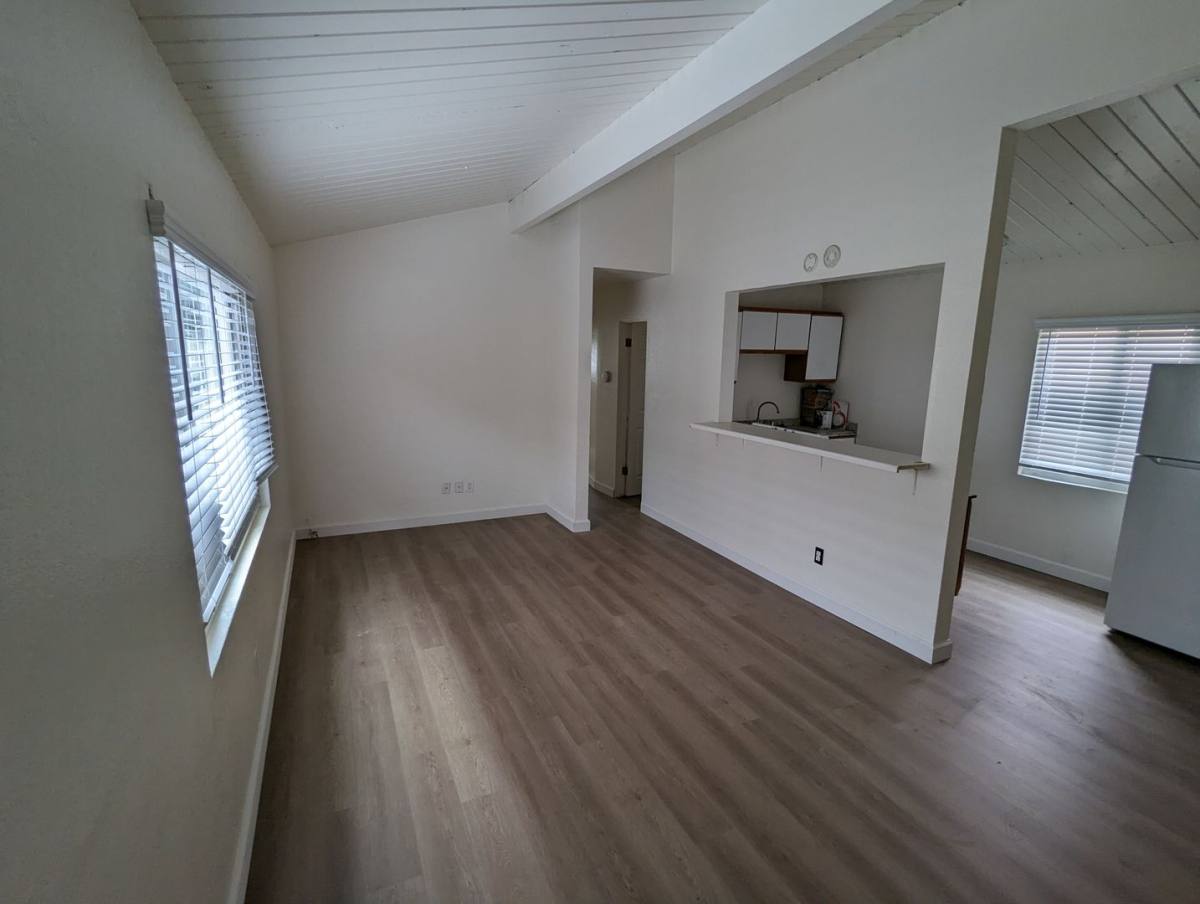 Apartment for rent at 2037 Garnet Ave, San Diego, CA 92109