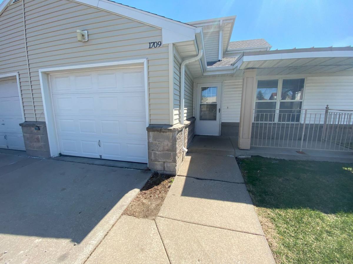 Apartment for rent at 1833 N 18th St, Omaha, NE 68110