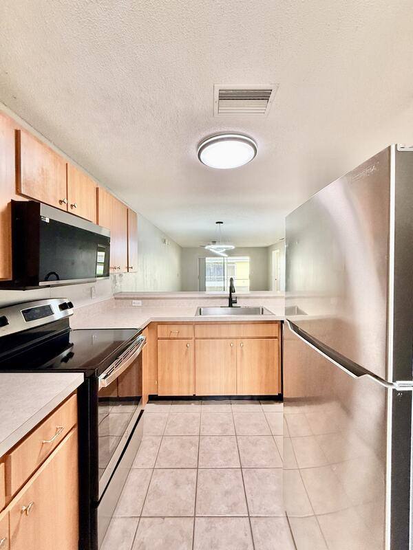 Townhouse for rent at 2140 Mystic Ring Loop, Kissimmee, FL 34759