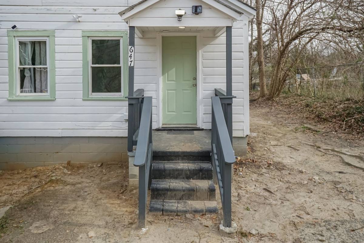 Townhouse for rent at 647 Arch St, Henderson, NC 27536