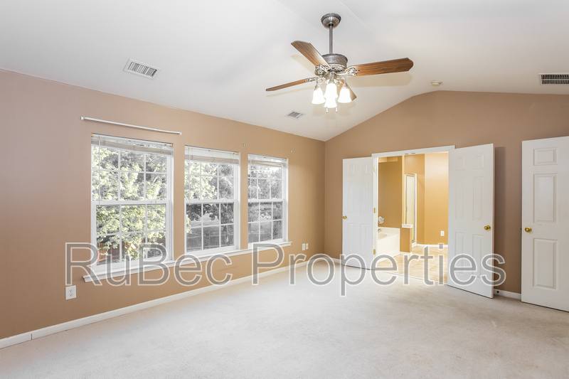 House for rent at 10313 Scotch Pine Circle, Charlotte, NC 28262