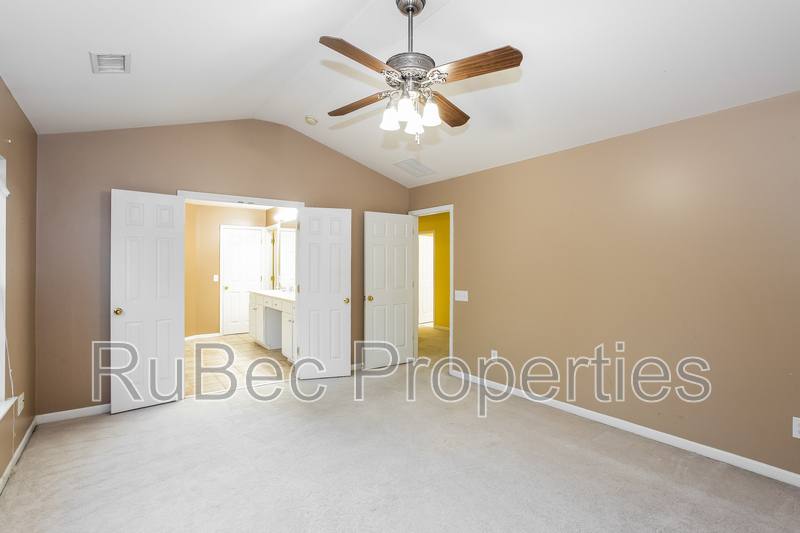 House for rent at 10313 Scotch Pine Circle, Charlotte, NC 28262