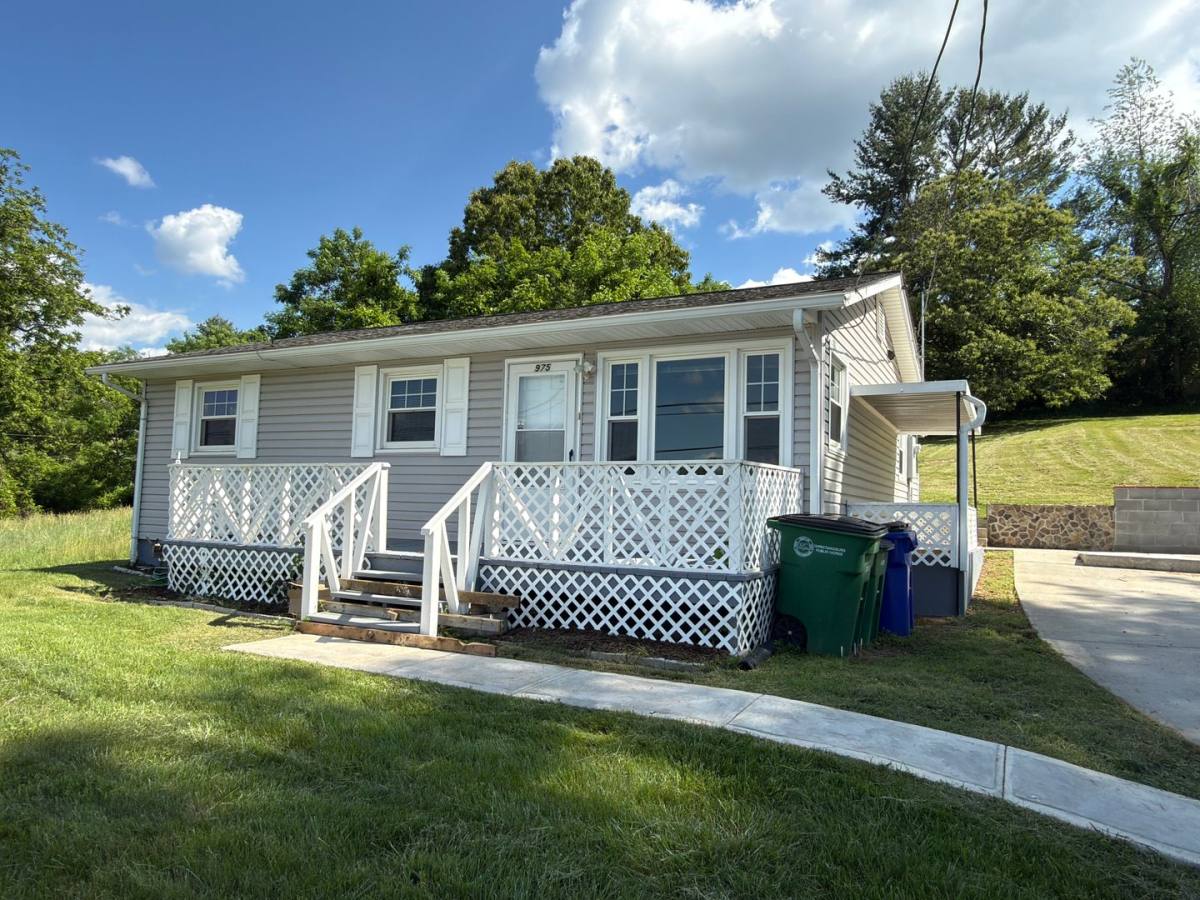 House for rent at 975 Depot St, Christiansburg, VA 24073