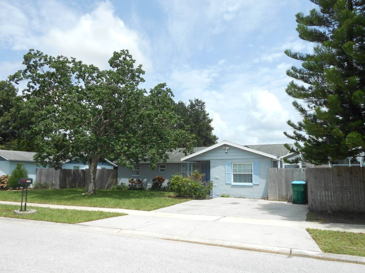 House for rent at 1767 10th St SW, Largo, FL 33778