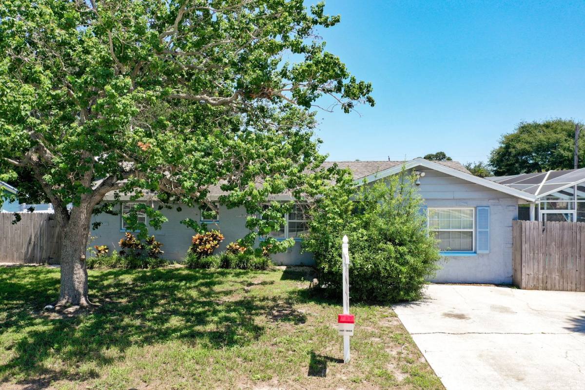 House for rent at 1767 10th St SW, Largo, FL 33778