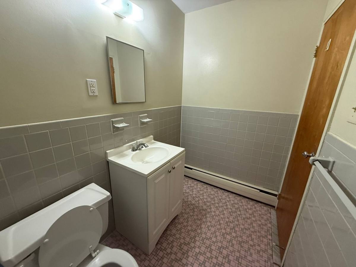 Apartment for rent at 410 Prospect Ave, Hartford, CT 06105