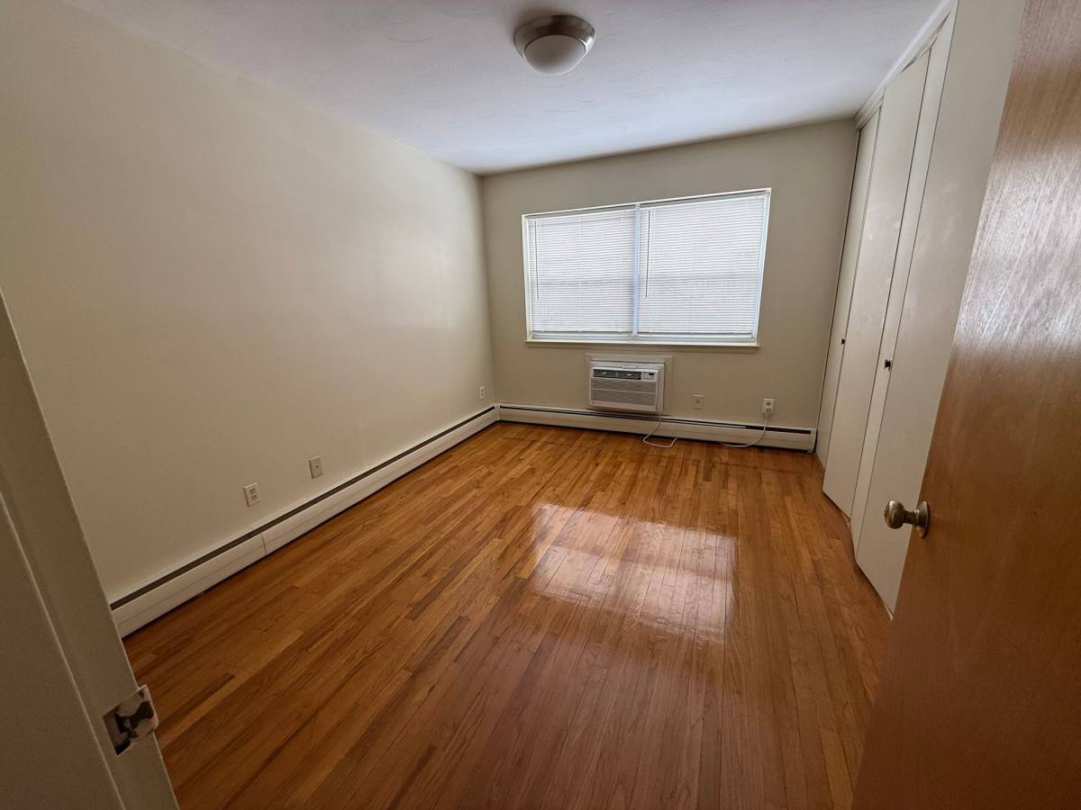 Apartment for rent at 410 Prospect Ave, Hartford, CT 06105