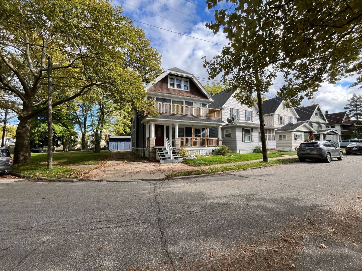 Apartment for rent at 3735 W 47th Place, Cleveland, OH 44102