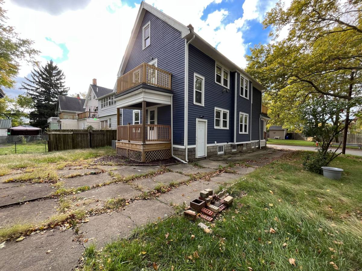 Apartment for rent at 3735 W 47th Place, Cleveland, OH 44102
