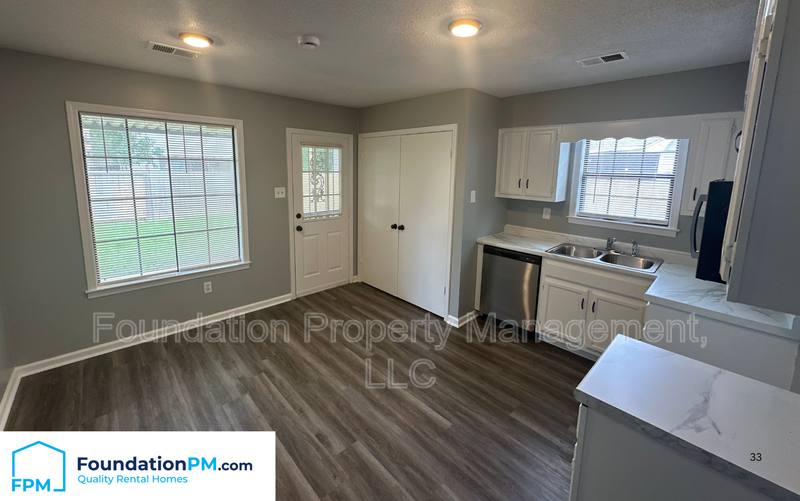 House for rent at 2293 Hometown Dr, Memphis, TN 38133