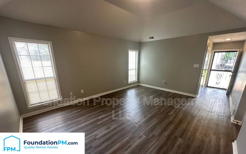 House for rent at 2293 Hometown Dr, Memphis, TN 38133