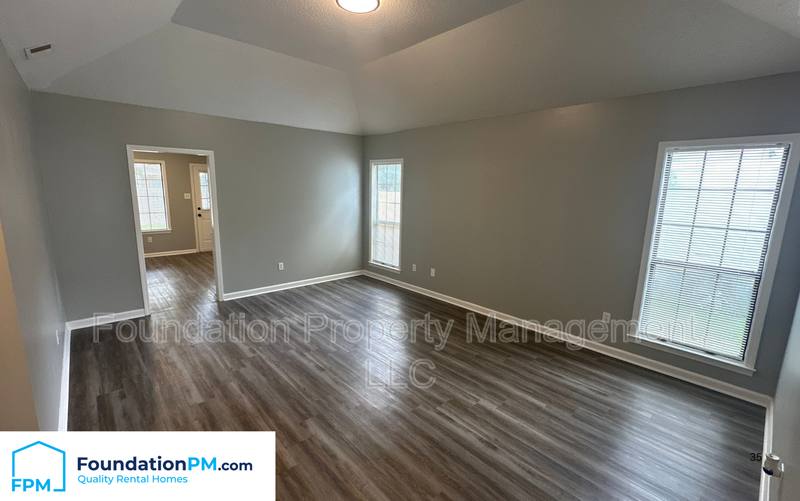 House for rent at 2293 Hometown Dr, Memphis, TN 38133